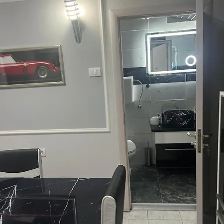 Апартаменты Vukmanovic *